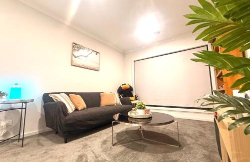Clyde North House | Golden Palm Palace