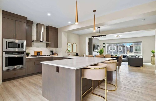 Sage Hill House | Golden Retreat - Games Movie Room - 8BD - 5Bath