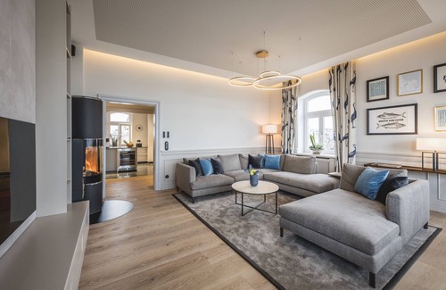 Niendorf Apartment | Goldmädchen 93, Beletage - Exclusive beach villa on the Baltic Sea in the first row.