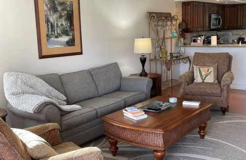 Biggar Condo | Golf Course Veiw Overlooking Lake
