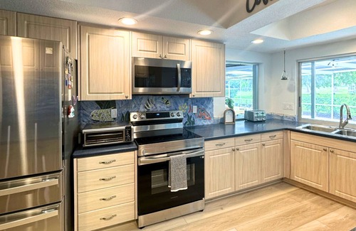 Clearwater House | GOLF COURSE VIEW/HEATED POOL/LANAI/PIANO/FOOSBALL/BBQ-NEAR BEACH/MUSEUM/SHOPS!