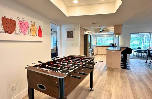 Clearwater House | GOLF COURSE VIEW/HEATED POOL/LANAI/PIANO/FOOSBALL/BBQ-NEAR BEACH/MUSEUM/SHOPS!