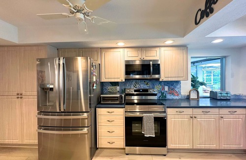 Clearwater House | GOLF COURSE VIEW/HEATED POOL/LANAI/PIANO/FOOSBALL/BBQ-NEAR BEACH/MUSEUM/SHOPS!