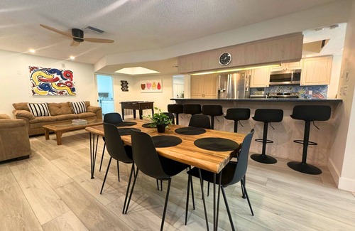Clearwater House | GOLF COURSE VIEW/HEATED POOL/LANAI/PIANO/FOOSBALL/BBQ-NEAR BEACH/MUSEUM/SHOPS!