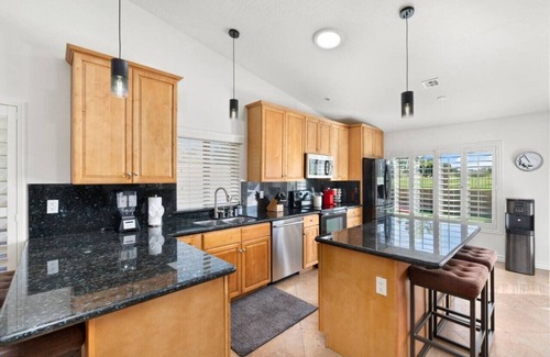 North Mountain Apartment | Golf getaway in phoenix! Rv parking & EV charging!