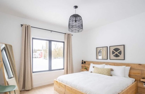 Arundel Cabin | Golf Haus 2, Mont-Tremblant · Modern 3BR Cabin Getaway