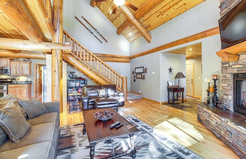 Torreon Cabin | Golf, Hike, Relax: Cabin 3 Miles to Lake!