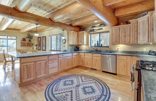 Torreon Cabin | Golf, Hike, Relax: Cabin 3 Miles to Lake!