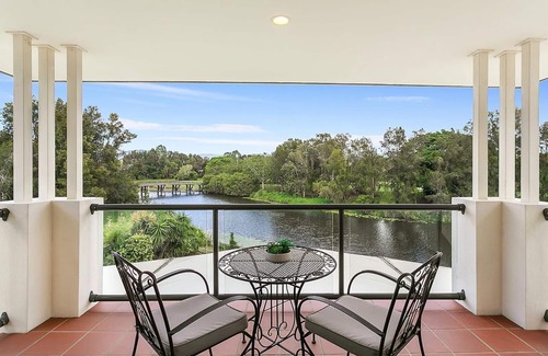 Robina House | Golf Home Paradise