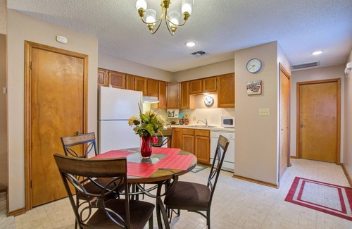 Palm Valley House | Golf, Quiet, king and Queen Suite, Winter Texans, Seasonal, Monthly Rentals