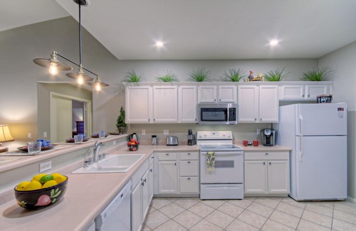 Gold Canyon House | Golfing/Hiking Oasis: Mt VIEWS, Htd POOL, Spa, Putting Green, TVs All BRs