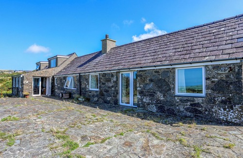Mynytho Cottage | GOLYGFA RHIW, pet friendly, with open fire in Aberdaron