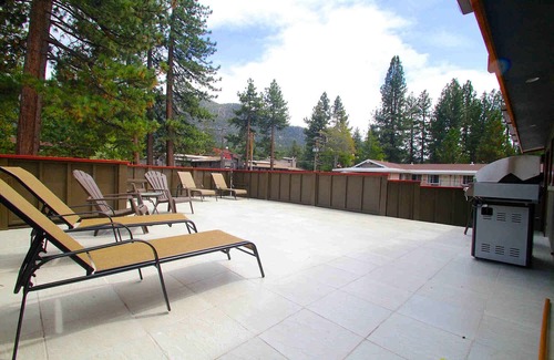 Lakeside Park House | Gondola Lodge Main Upper House with Sun Deck and Private BBQ for 6-20