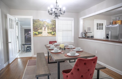 Garden Acres House | Good Bull Getaway-The Ultimate Aggie Retreat! 2 Miles to A&M