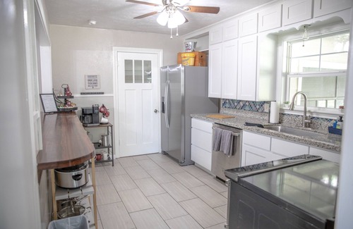 Garden Acres House | Good Bull Getaway-The Ultimate Aggie Retreat! 2 Miles to A&M