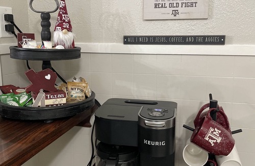 Garden Acres House | Good Bull Getaway-The Ultimate Aggie Retreat! 2 Miles to A&M