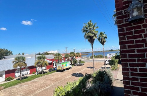 Historic Downtown Apalachicola Condo | Good For The Soul