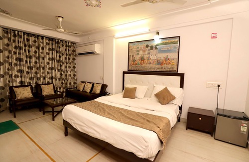 Udaipur City Centre Hotel | Good Hotel in Heart of the City . Best for family and Friends