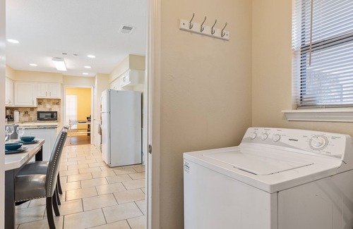 Allen House | Good Vibes Casa 6 Beds/Game Room HUGE YARD