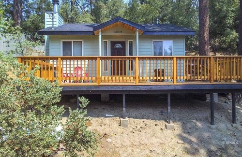 Pine Cove Cabin | Good Vibes Only, AC Pet Friendly.