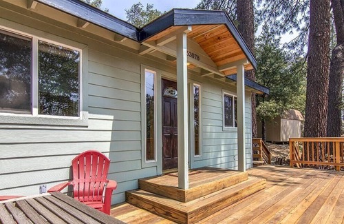Pine Cove Cabin | Good Vibes Only, AC Pet Friendly.