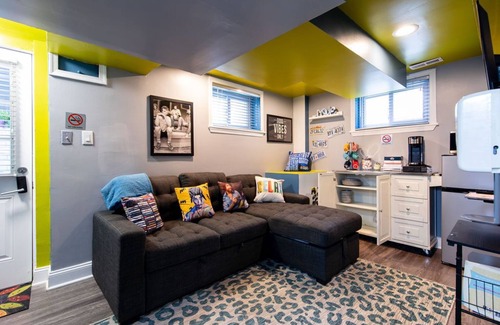 Washington Apartment | Good Vibes Only SeDc