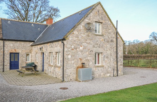 Caledon Cottage | GOOSE COTTAGE, pet friendly, character holiday cottage in Killylea