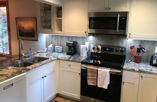 Vail House | Gore Creek just off the back deck, Free Bus, Wi-Fi, Hot Tub, Summer Pool