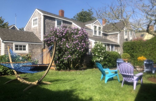 Nantucket Town House | Gorgeous 10 min. walk to Downtown. Perfect for families. Large backyard.