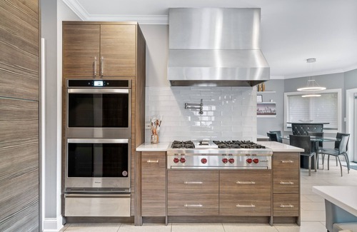 Skokie House | Gorgeous 15BD & 5.5BR House w/Ninja Gym - Skokie!