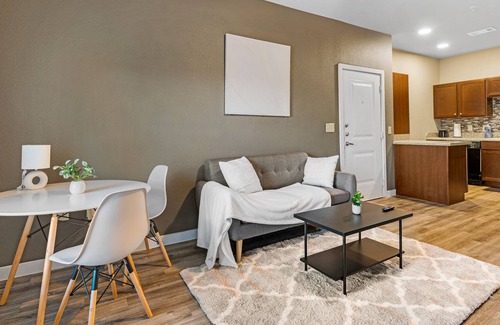 Spring Branch House | Gorgeous 1BR in Great location