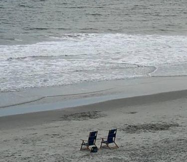 Garden City Apartment | Gorgeous 2 BR/2 BR Newly Renovated BeachFront Condo