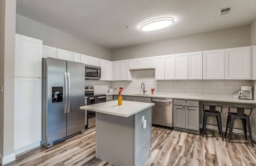 McNeil Apartment | Gorgeous 2BR in Champion City 6448