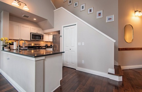Belltown Condo | Gorgeous 2BR Penthouse in the Heart of Seattle!