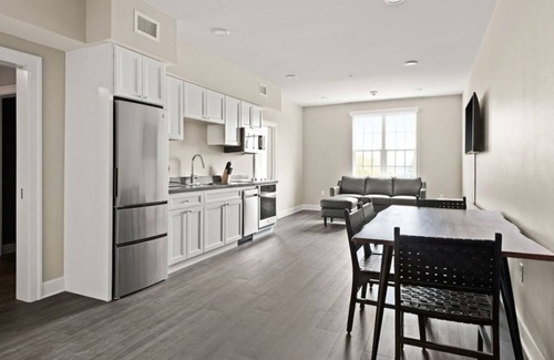 New Orleans Hotel | Gorgeous 2BR Suite in the Heart of New Orleans
