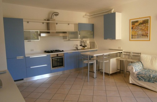 Moniga del Garda Apartment | Gorgeous 3-room apartment in Moniga del Garda with swimming pool and terrace