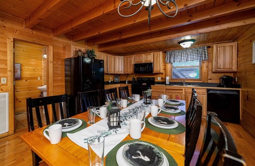 Sevierville Cabin | ⭐Gorgeous 4bd/4.5ba⛰️Gated Resort w/Indoor Pool🏊