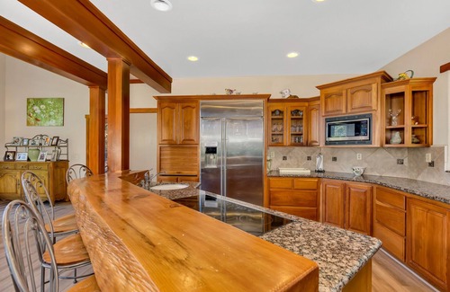 Granite Ridge Cabin | Gorgeous 5 BDR Retreat in Shaver Lake – Sleeps 10, Minutes from Water