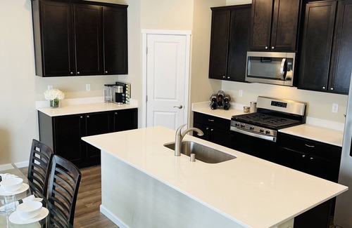 West Hills House | Gorgeous 5-bedroom, 2 1/2 -bath for your extended stay in Bremerton WA!