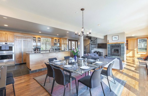 Marin County House | Gorgeous 5 bedroom Home With Fabulous Ocean Views and 4 Master Suites