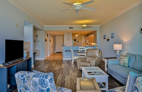 Rotonda West Apartment | Gorgeous and quiet condo with pool, lanai, golf, balcony, washer/dryer, & WiFi