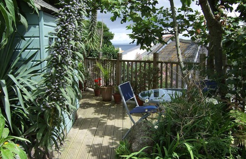 St Ives Cottage | Gorgeous artist's cottage with secluded garden and sea views from all rooms.