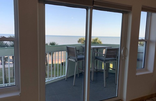 Galveston Condo | Gorgeous balcony with ocean views !