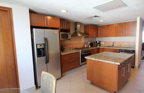 South Hotel Zone Condo | Gorgeous Beachfront Grand Venetian 'Junior Penthouse'w/hot tub