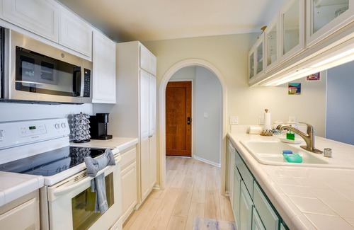 Avalon Condo | Gorgeous Catalina Island Condo with Golf Cart!