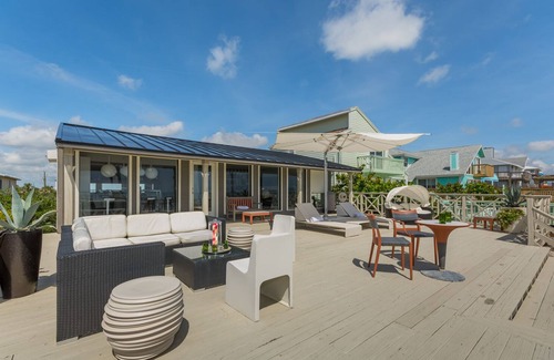 Bethune Beach House | Gorgeous direct oceanfront, endless summer cottage. 6877S