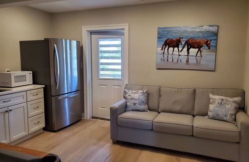Whalehead Beach House | Gorgeous! Dogs! New! Private Pool, Volleyball, C0907
