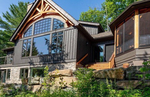 Lake of Bays Cottage | Gorgeous Family Cottage on Lake of Bays! Muskoka Room! Waterslide!
