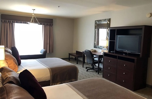 Killeen Hotel | Gorgeous Family Getaway! 2 Lovely Units and Pool.