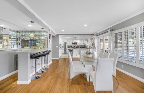 Orange House | Gorgeous Family Home, Just 8 mins from Disneyland